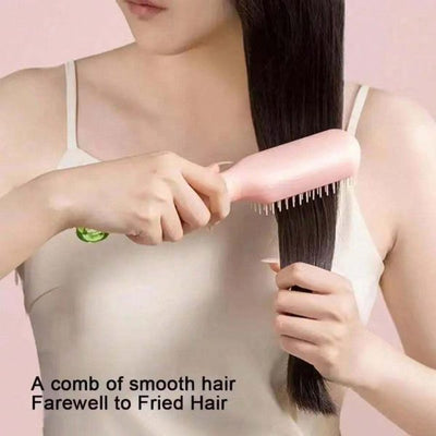 Self Cleaning Hair Comb (random Color) Review by Omar Al Shamsi