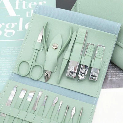 Premium 16-Piece Nail Care Kit Review by Fatima Al Mansoori