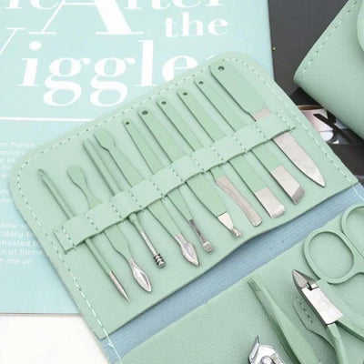 Premium 16-Piece Nail Care Kit Review by Reem Al Falasi